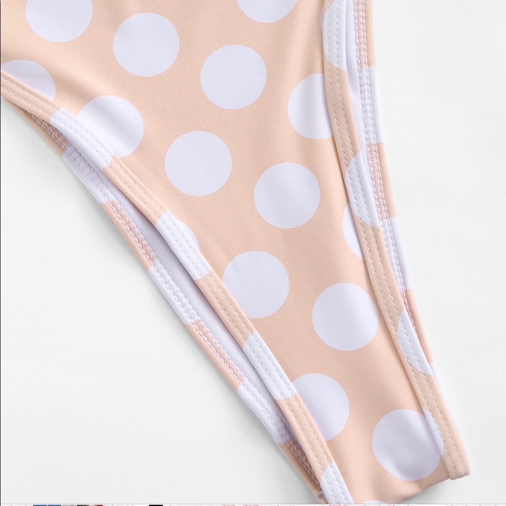 🖐🏼⭐️🔥🏆🆕Pale pink dot and square front monokin - Picture 7 of 8